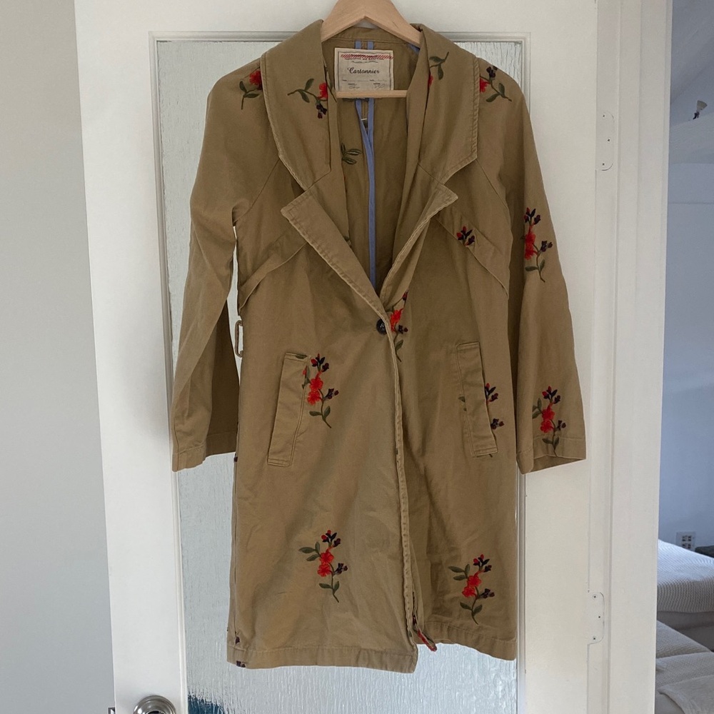 Cartonnier Tan Trench Coat with Red Floral Embroidery